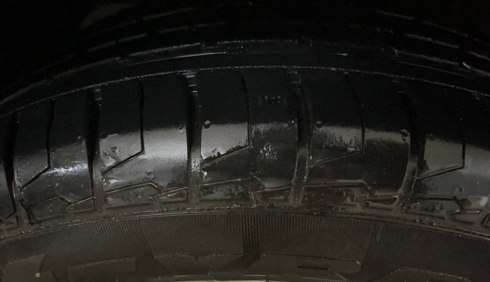 2017 Ford Ecosport TITANIUM 1.5L PETROL AT, Petrol, Automatic, 63,193 km, Right Front Tyre Tread