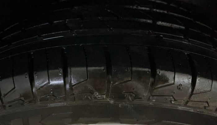 2017 Ford Ecosport TITANIUM 1.5L PETROL AT, Petrol, Automatic, 63,193 km, Right Rear Tyre Tread