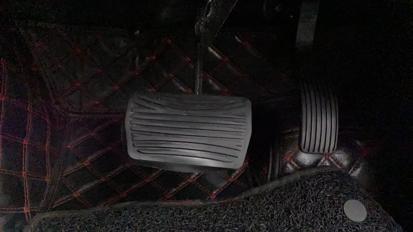 2022 Mahindra Thar LX PETROL HT 4WD AT, Petrol, Automatic, 8,808 km, Pedals