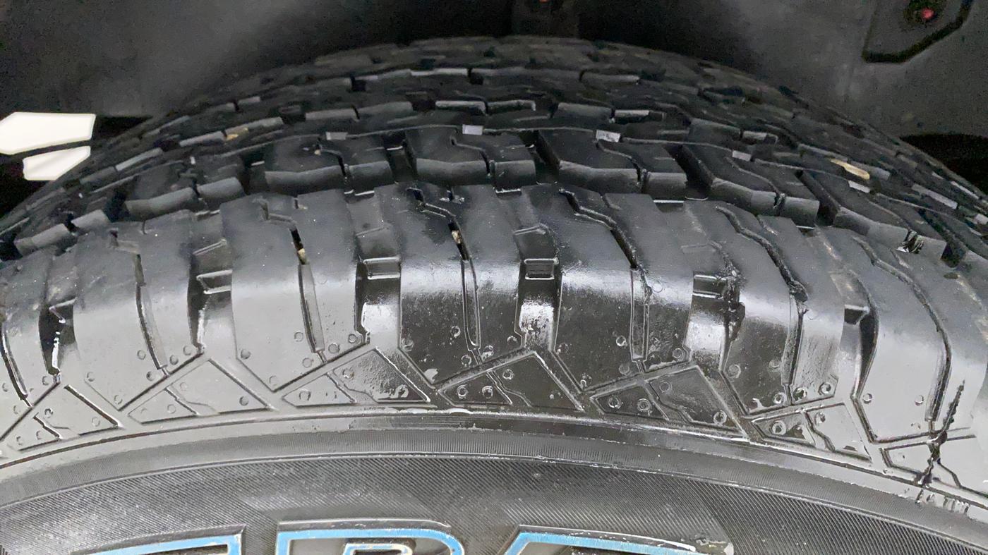 2022 Mahindra Thar LX PETROL HT 4WD AT, Petrol, Automatic, 8,808 km, Right Rear Tyre Tread