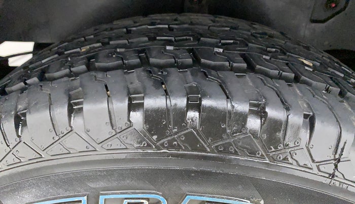 2022 Mahindra Thar LX PETROL HT 4WD AT, Petrol, Automatic, 8,808 km, Right Rear Tyre Tread