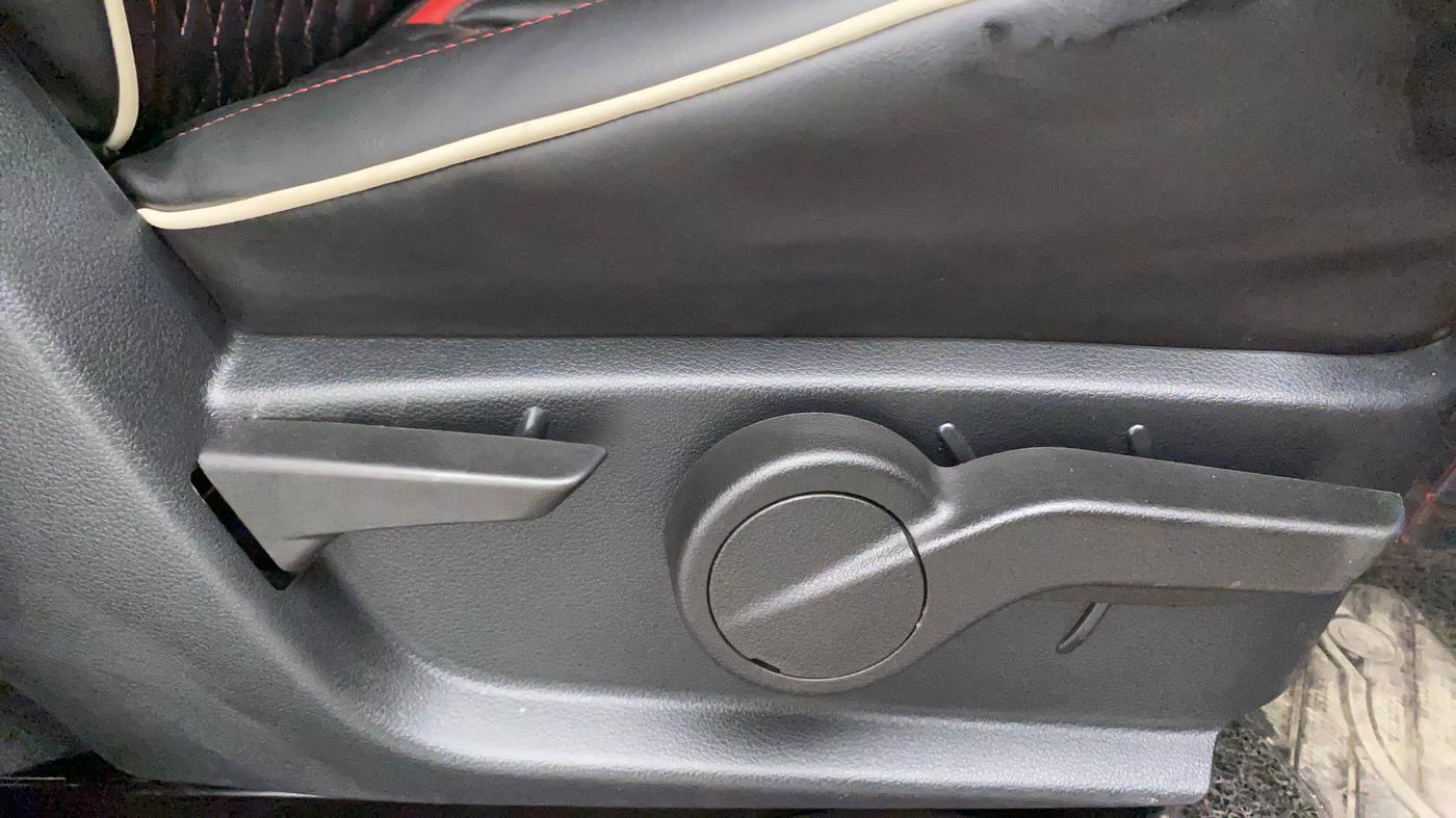 2022 Mahindra Thar LX PETROL HT 4WD AT, Petrol, Automatic, 8,808 km, Driver Side Adjustment Panel