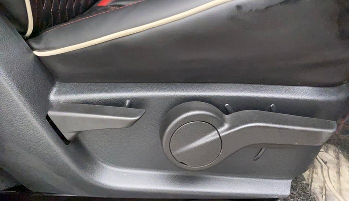 2022 Mahindra Thar LX PETROL HT 4WD AT, Petrol, Automatic, 8,808 km, Driver Side Adjustment Panel