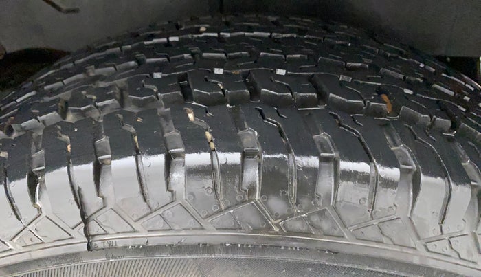2022 Mahindra Thar LX PETROL HT 4WD AT, Petrol, Automatic, 8,808 km, Left Rear Tyre Tread