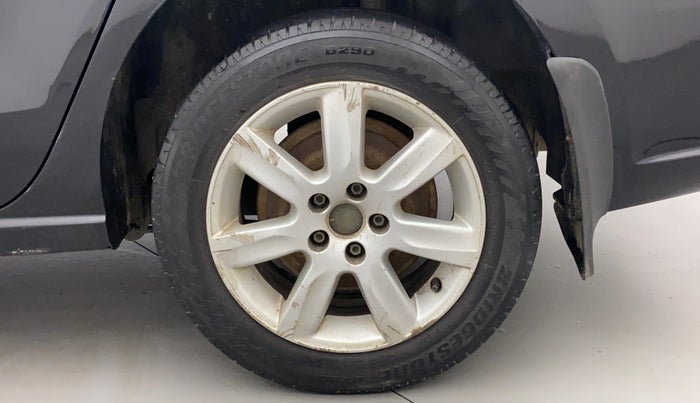 2011 Volkswagen Vento HIGHLINE 1.6 MPI, Petrol, Manual, 93,337 km, Left Rear Wheel