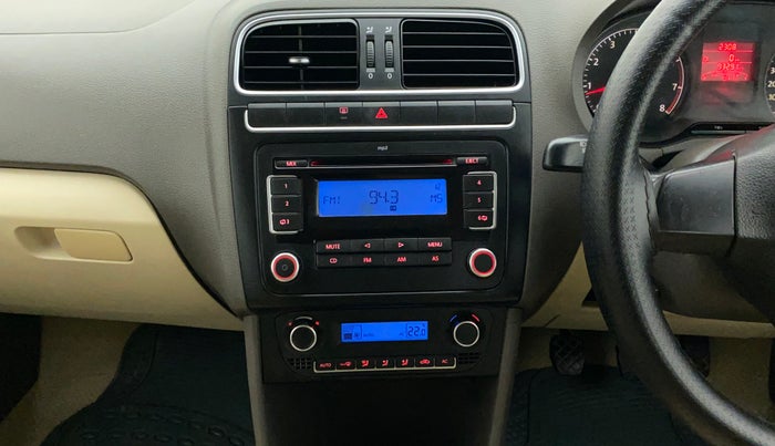 2011 Volkswagen Vento HIGHLINE 1.6 MPI, Petrol, Manual, 93,337 km, Air Conditioner