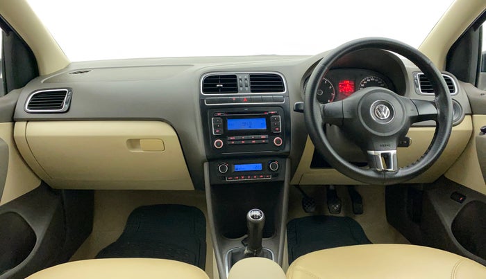 2011 Volkswagen Vento HIGHLINE 1.6 MPI, Petrol, Manual, 93,337 km, Dashboard
