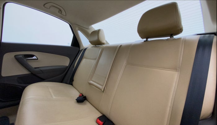2011 Volkswagen Vento HIGHLINE 1.6 MPI, Petrol, Manual, 93,337 km, Right Side Rear Door Cabin