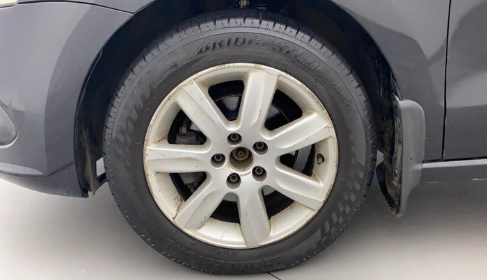 2011 Volkswagen Vento HIGHLINE 1.6 MPI, Petrol, Manual, 93,337 km, Left Front Wheel