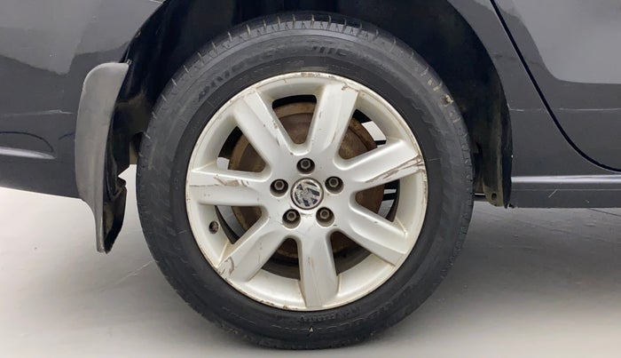 2011 Volkswagen Vento HIGHLINE 1.6 MPI, Petrol, Manual, 93,337 km, Right Rear Wheel