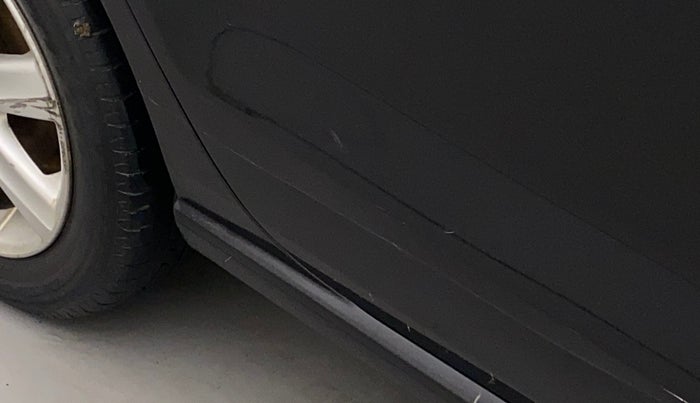 2011 Volkswagen Vento HIGHLINE 1.6 MPI, Petrol, Manual, 93,337 km, Right rear door - Slightly dented