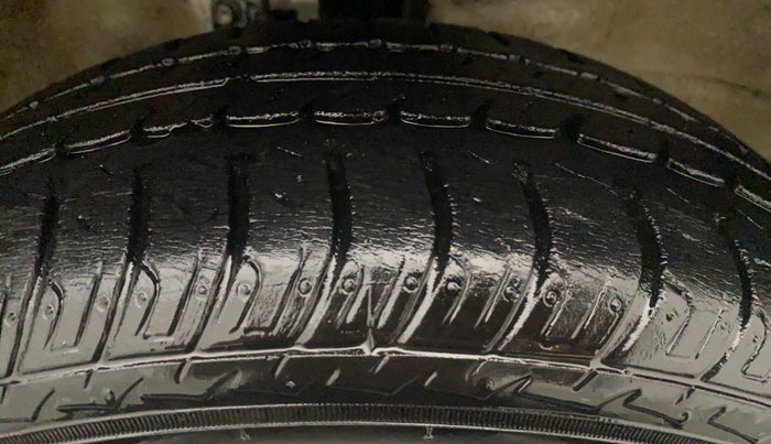 2017 Maruti Wagon R 1.0 VXI, Petrol, Manual, 22,280 km, Left Front Tyre Tread