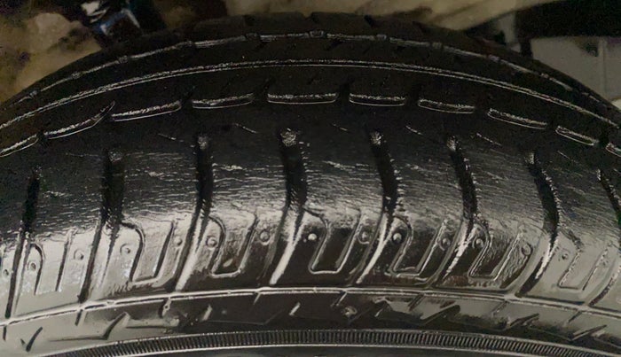 2017 Maruti Wagon R 1.0 VXI, Petrol, Manual, 22,280 km, Left Rear Tyre Tread