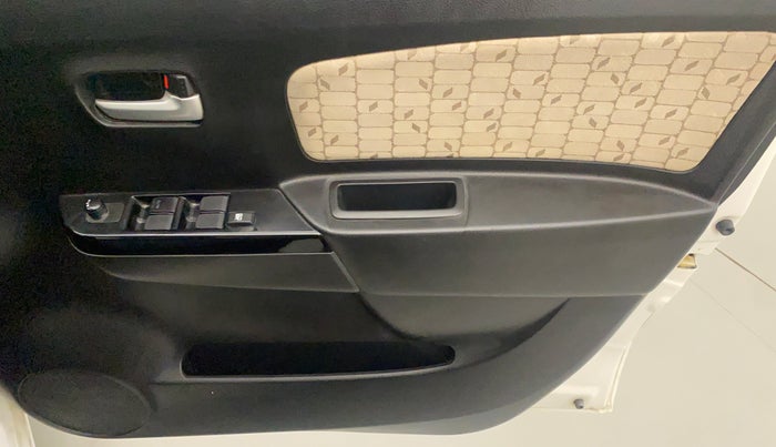 2017 Maruti Wagon R 1.0 VXI, Petrol, Manual, 22,280 km, Driver Side Door Panels Control