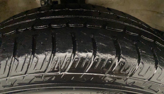 2017 Maruti Wagon R 1.0 VXI, Petrol, Manual, 22,280 km, Right Front Tyre Tread