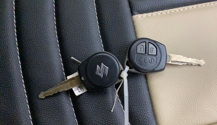 2018 Maruti Dzire VXI AMT, Petrol, Automatic, 54,073 km, Key Close Up