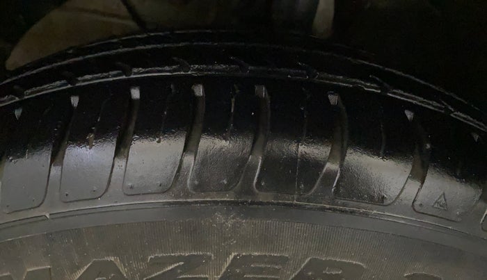 2018 Maruti Dzire VXI AMT, Petrol, Automatic, 54,073 km, Left Front Tyre Tread