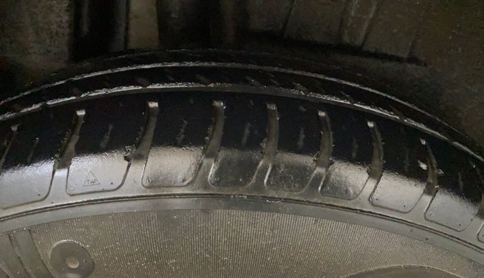 2018 Maruti Dzire VXI AMT, Petrol, Automatic, 54,073 km, Right Rear Tyre Tread
