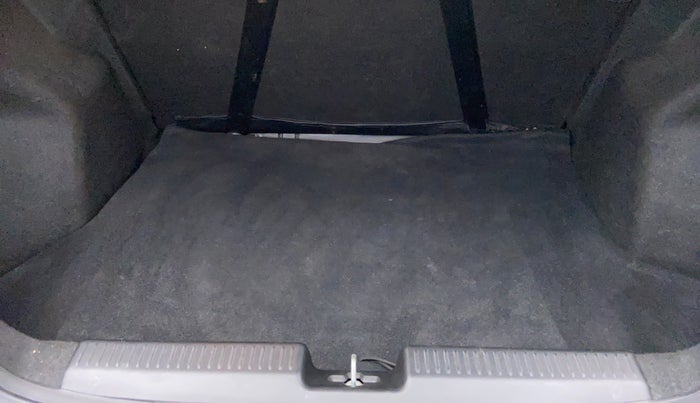 2017 Maruti Dzire VDI, Diesel, Manual, 1,07,372 km, Boot Inside View