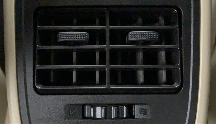 2017 Maruti Dzire VDI, Diesel, Manual, 1,07,372 km, Rear Ac