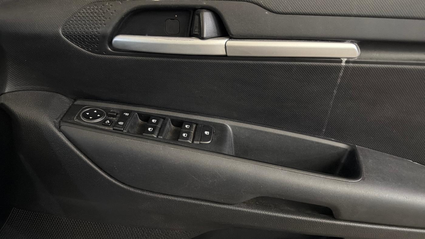 2021 KIA SONET HTK PLUS 1.0 DCT, Petrol, Automatic, 34,841 km, Driver Side Door Panels Control