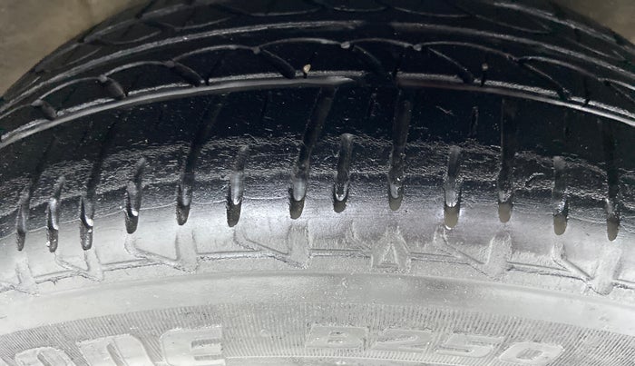 2012 Hyundai i20 ASTA 1.2, Petrol, Manual, 60,167 km, Right Front Tyre Tread