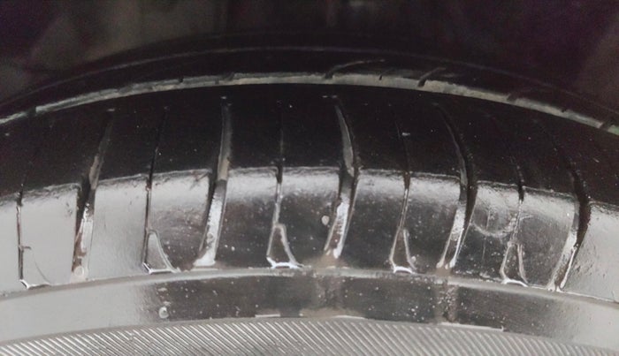 2015 Honda City 1.5L I-VTEC VX CVT, CNG, Automatic, 65,375 km, Left Front Tyre Tread