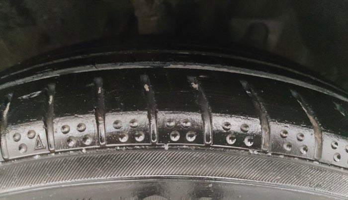 2015 Honda City 1.5L I-VTEC VX CVT, CNG, Automatic, 65,375 km, Right Front Tyre Tread