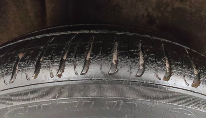 2015 Honda City 1.5L I-VTEC VX CVT, CNG, Automatic, 65,375 km, Right Rear Tyre Tread