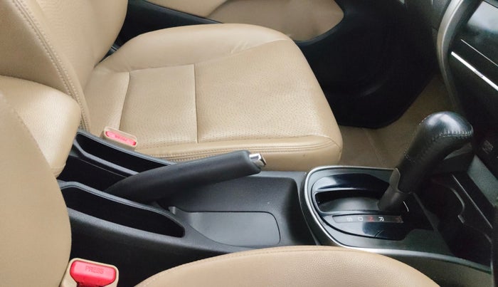 2015 Honda City 1.5L I-VTEC VX CVT, CNG, Automatic, 65,375 km, Gear Lever