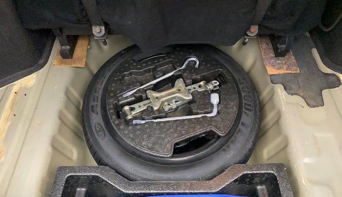 2019 Maruti Ciaz ALPHA 1.5 SHVS PETROL, CNG, Manual, 19,246 km, Spare Tyre
