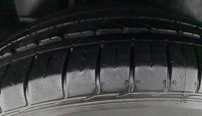 2019 Maruti Ciaz ALPHA 1.5 SHVS PETROL, CNG, Manual, 19,246 km, Right Rear Tyre Tread