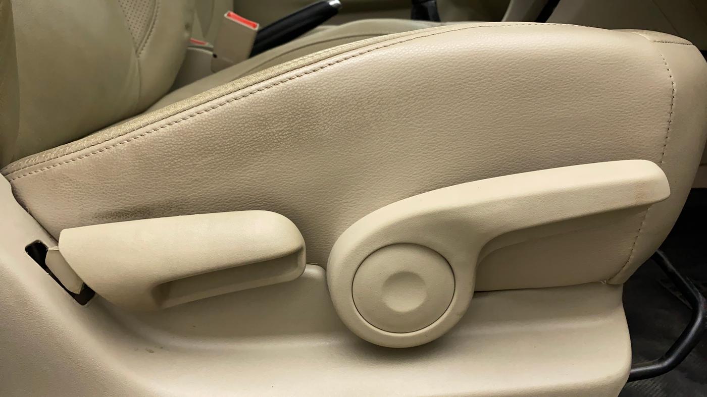 2019 Maruti Ciaz ALPHA 1.5 SHVS PETROL, CNG, Manual, 19,246 km, Driver Side Adjustment Panel