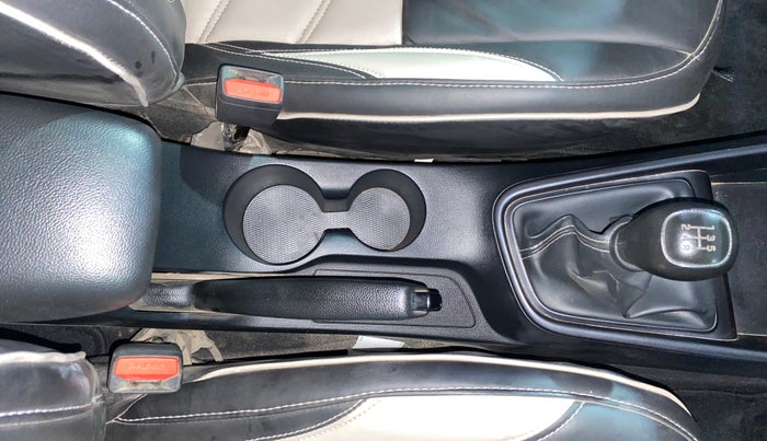 2022 Hyundai NEW I20 SPORTZ 1.2 MT, Petrol, Manual, 42,672 km, Gear Lever