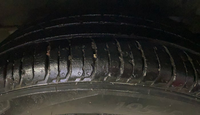 2022 Hyundai NEW I20 SPORTZ 1.2 MT, Petrol, Manual, 42,672 km, Left Rear Tyre Tread