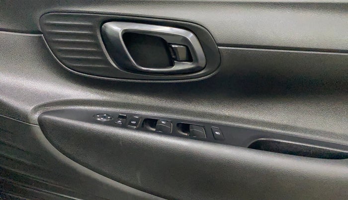 2022 Hyundai NEW I20 SPORTZ 1.2 MT, Petrol, Manual, 42,672 km, Driver Side Door Panels Control