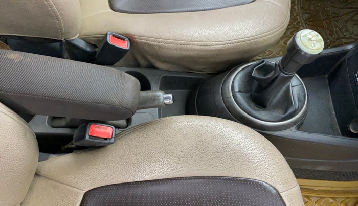 2013 Hyundai i20 ASTA 1.2, Petrol, Manual, 1,03,608 km, Gear Lever