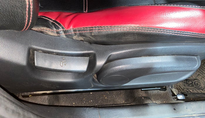 2019 Hyundai Elite i20 SPORTZ PLUS 1.2, Petrol, Manual, 37,312 km, Driver Side Adjustment Panel