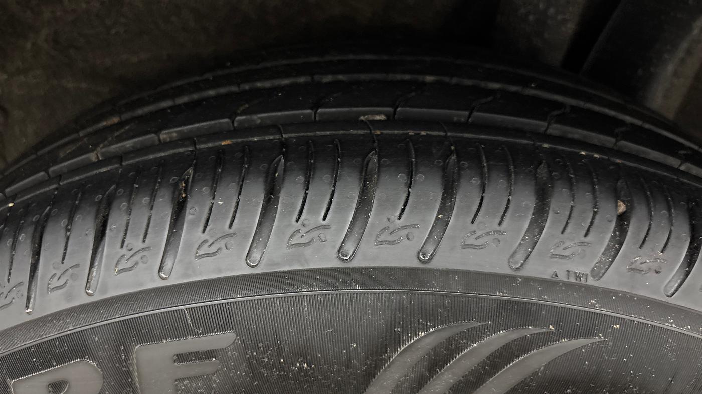 2025 KIA SONET HTK Plus (O) 1.2 Petrol MT, Petrol, Manual, 8,031 km, Left Rear Tyre Tread