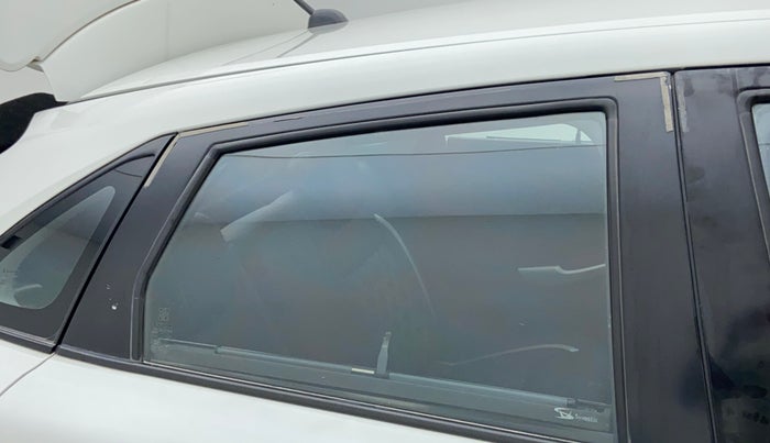 2016 Maruti Baleno DELTA PETROL 1.2, Petrol, Manual, 44,910 km, Right rear door - Door visor damaged