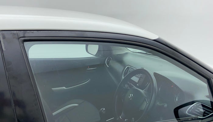 2016 Maruti Baleno DELTA PETROL 1.2, Petrol, Manual, 44,910 km, Driver-side door - Door visor damaged
