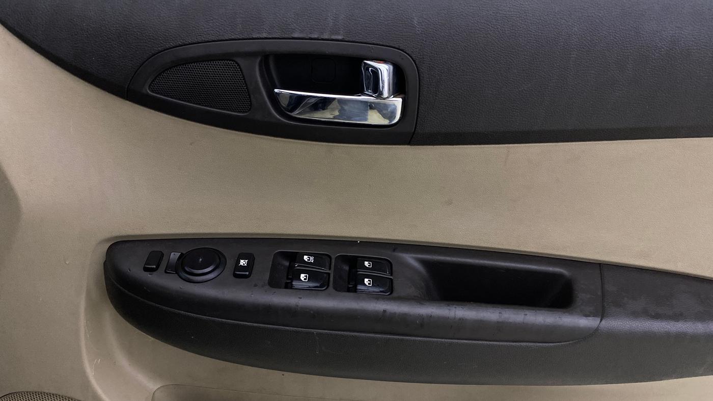 2013 Hyundai i20 SPORTZ 1.2, Petrol, Manual, 79,203 km, Driver Side Door Panels Control