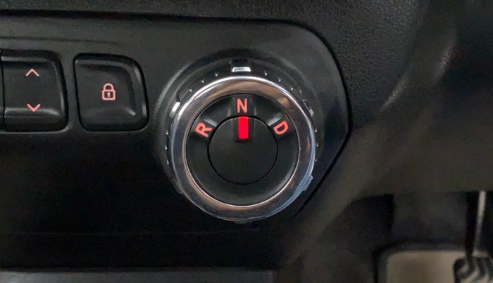 2018 Renault Kwid RXT 1.0 AMT, Petrol, Automatic, 26,869 km, Gear Lever