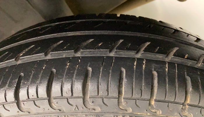 2018 Renault Kwid RXT 1.0 AMT, Petrol, Automatic, 26,869 km, Left Rear Tyre Tread