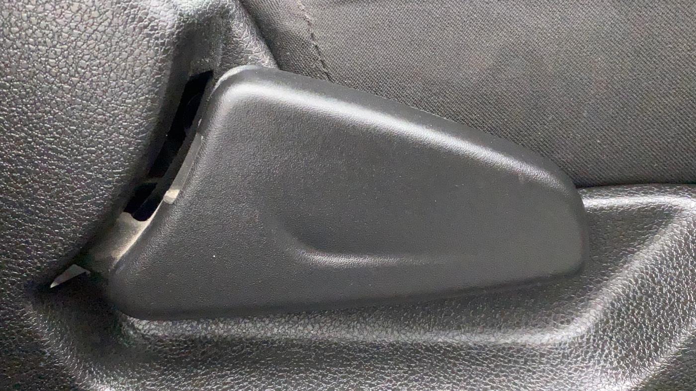 2018 Renault Kwid RXT 1.0 AMT, Petrol, Automatic, 26,869 km, Driver Side Adjustment Panel