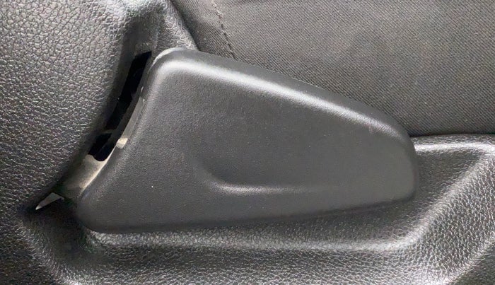 2018 Renault Kwid RXT 1.0 AMT, Petrol, Automatic, 26,869 km, Driver Side Adjustment Panel