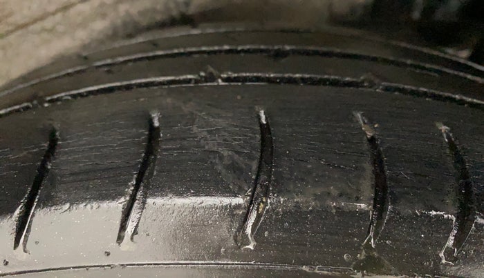 2014 Maruti Wagon R 1.0 LXI CNG, CNG, Manual, 88,976 km, Left Rear Tyre Tread