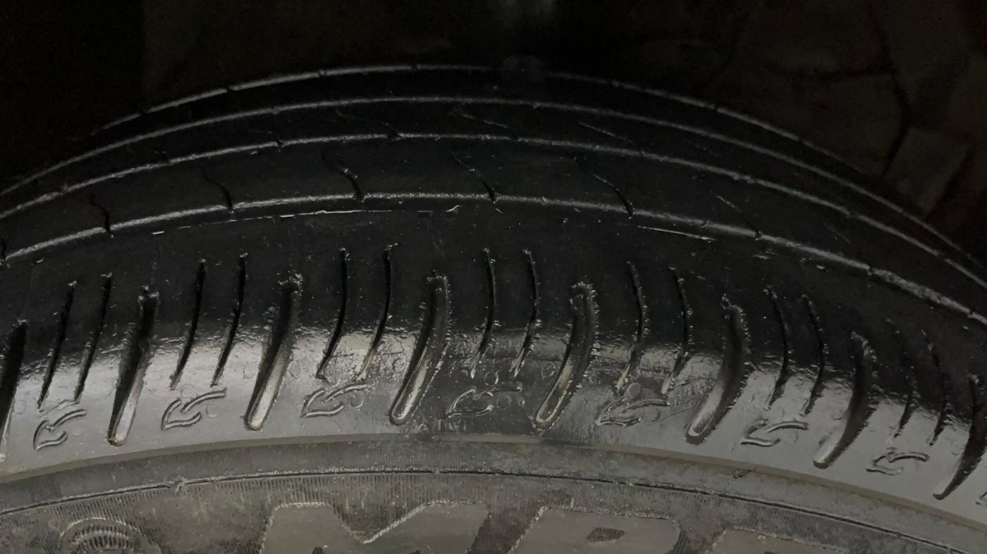 2021 Maruti Vitara Brezza VXI, CNG, Manual, 79,561 km, Right Front Tyre Tread