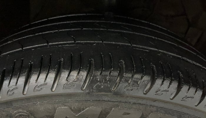 2021 Maruti Vitara Brezza VXI, CNG, Manual, 79,338 km, Right Front Tyre Tread