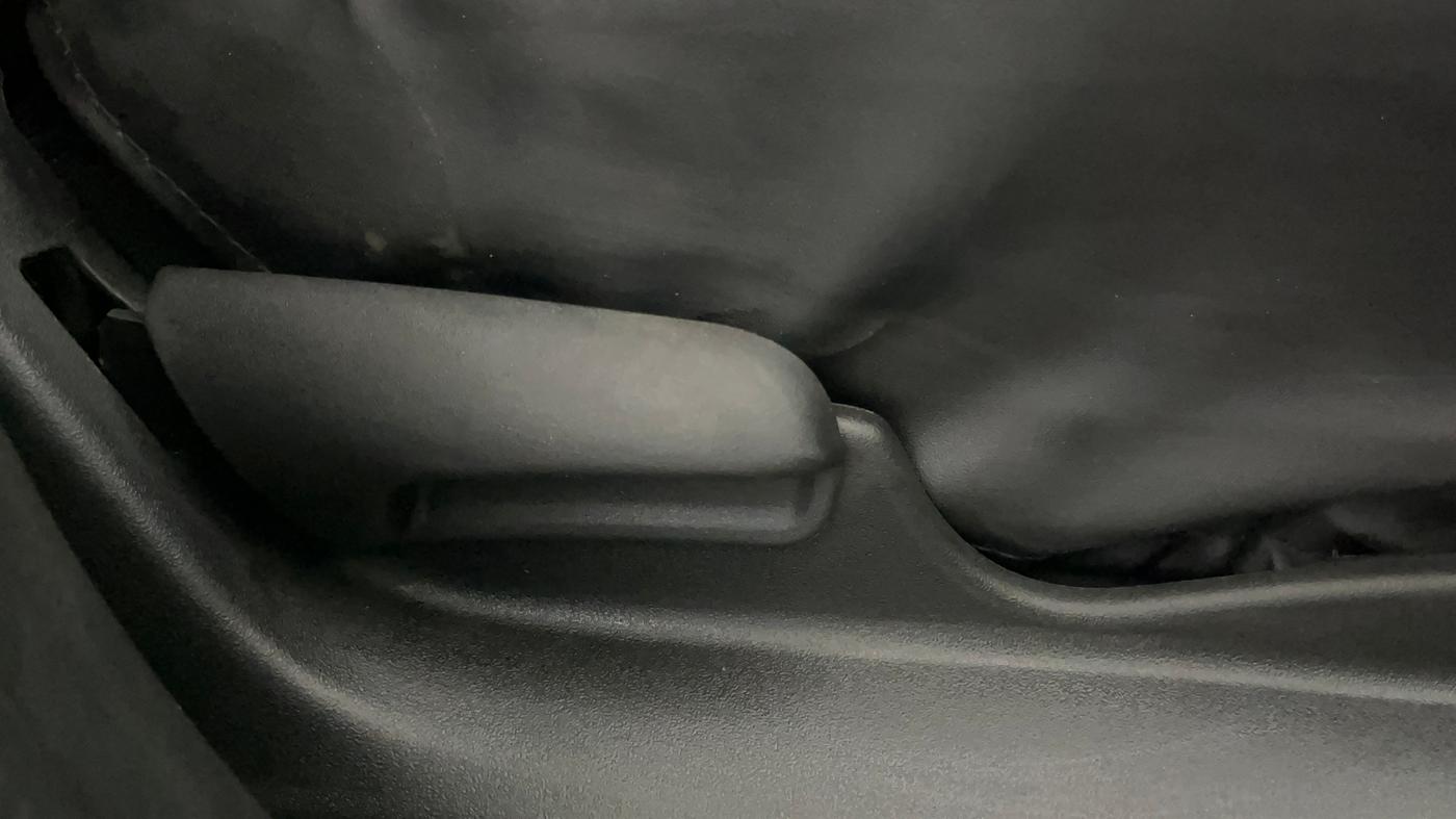 2021 Maruti Vitara Brezza VXI, CNG, Manual, 79,561 km, Driver Side Adjustment Panel